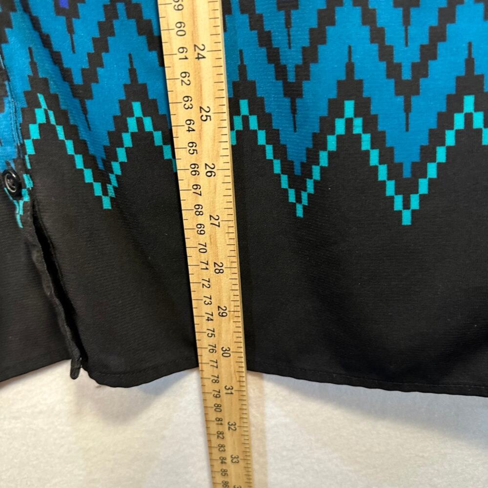 CATHERINES Button Up Blouse Plus SZ 3X Zigzag Lightweight Roll Tab Airy Artsy - Picture 6 of 8